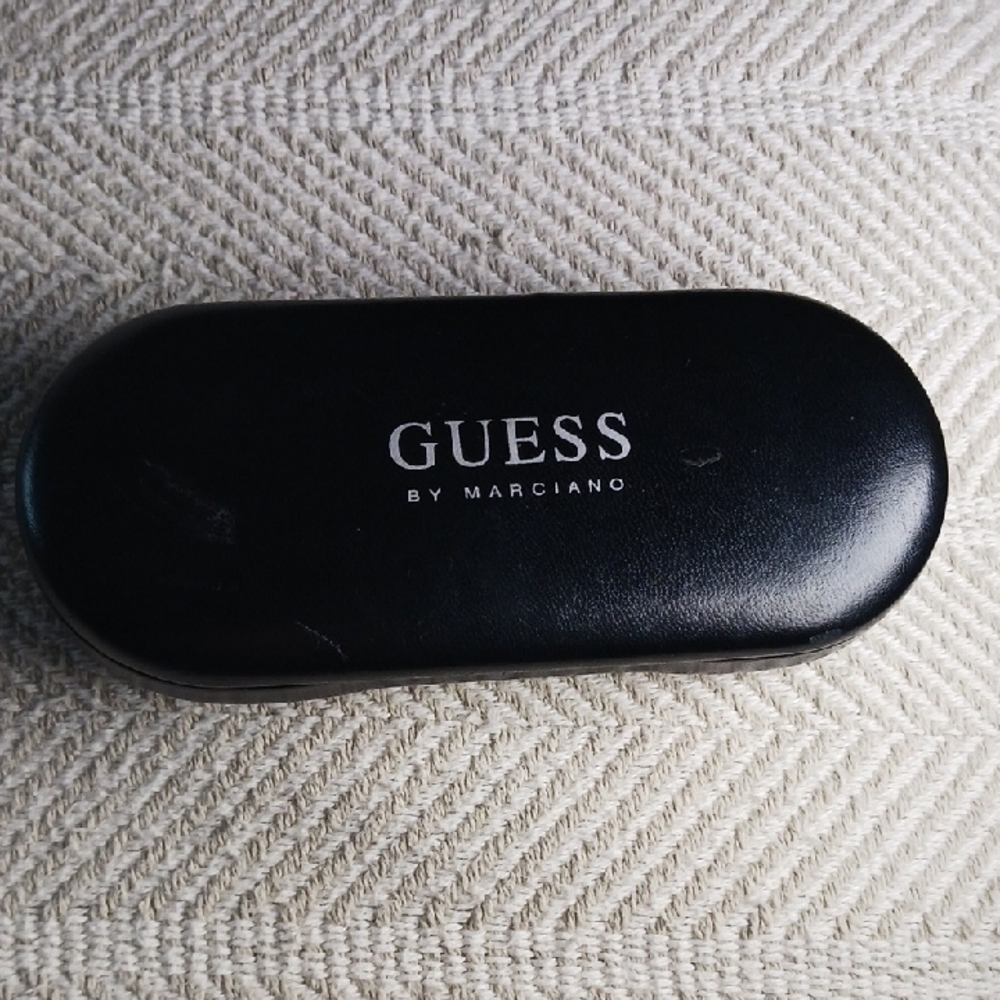 Guess by Marciano Elegant Black Eyeglass Case
